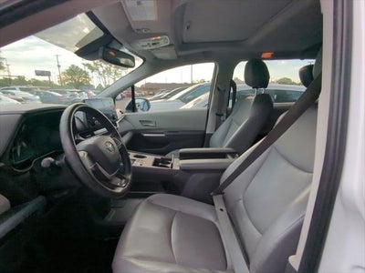 2022 Toyota Sienna XLE 7 Passenger