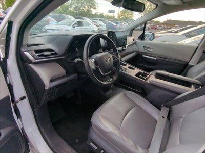2022 Toyota Sienna XLE 7 Passenger