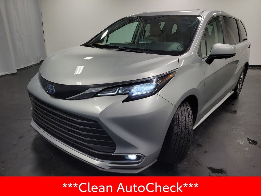 2022 Toyota Sienna XLE 7 Passenger