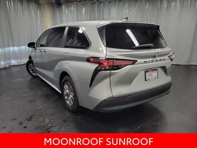 2022 Toyota Sienna XLE 7 Passenger