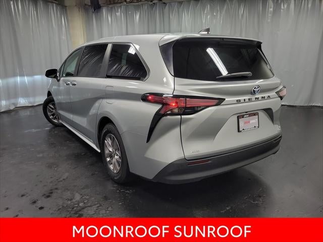 2022 Toyota Sienna XLE 7 Passenger