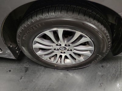 2019 Toyota Sienna XLE 8 Passenger