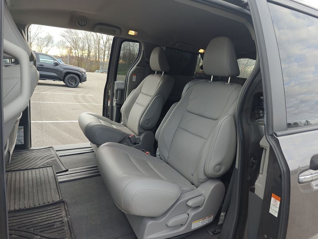 2019 Toyota Sienna XLE 8 Passenger