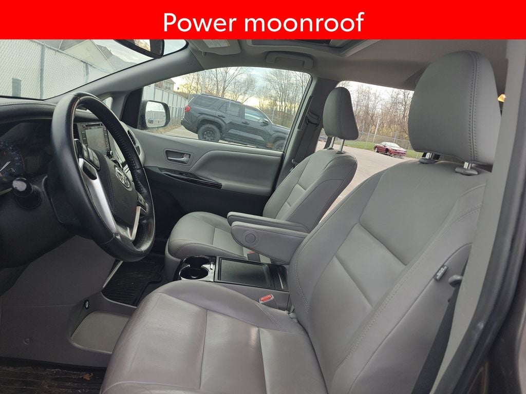 2019 Toyota Sienna XLE 8 Passenger