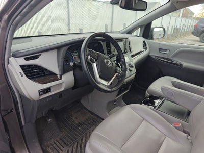 2019 Toyota Sienna XLE 8 Passenger