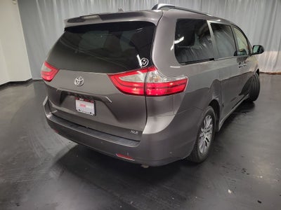 2019 Toyota Sienna XLE 8 Passenger
