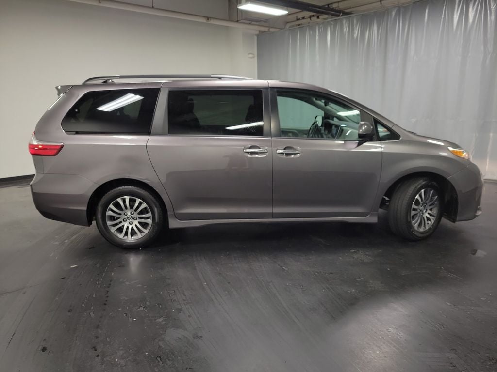 2019 Toyota Sienna XLE 8 Passenger