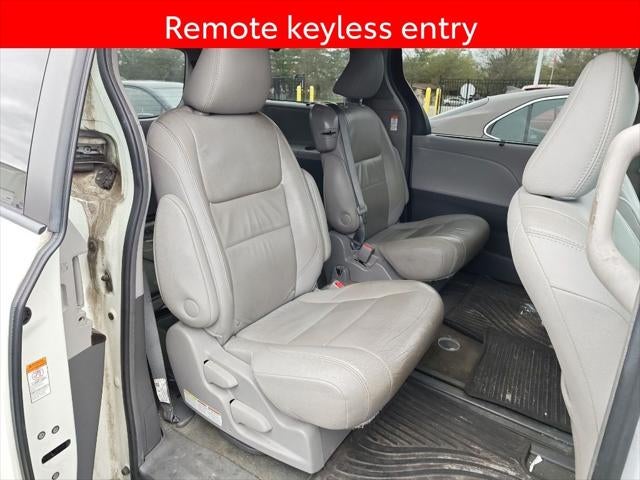 2017 Toyota Sienna XLE Premium 8 Passenger