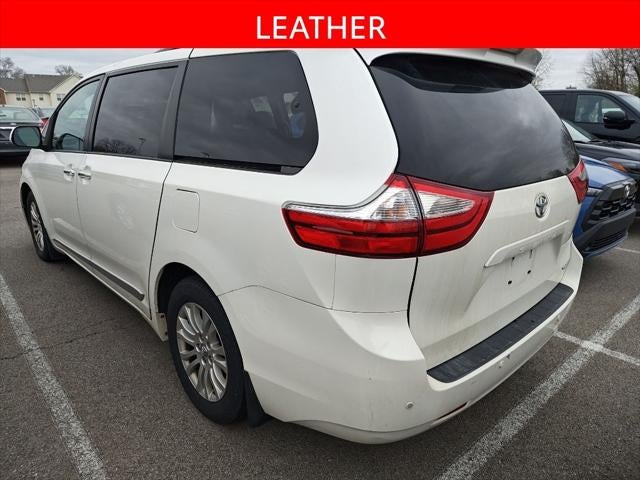 2017 Toyota Sienna XLE Premium 8 Passenger