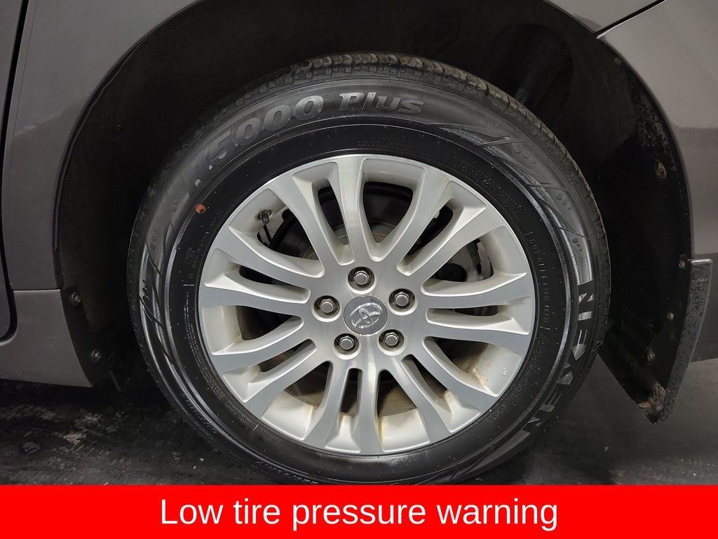 2017 Toyota Sienna XLE 7 Passenger