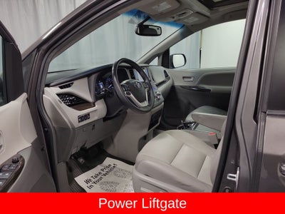 2017 Toyota Sienna XLE 7 Passenger