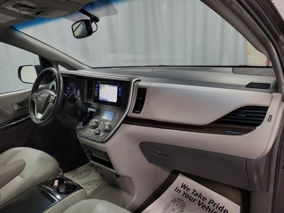 2017 Toyota Sienna XLE 7 Passenger