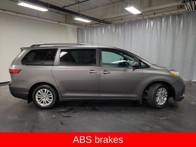 2017 Toyota Sienna XLE 7 Passenger
