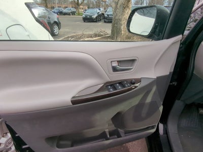 2020 Toyota Sienna XLE 7 Passenger