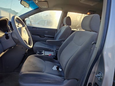 2005 Toyota Sienna LE 7 Passenger