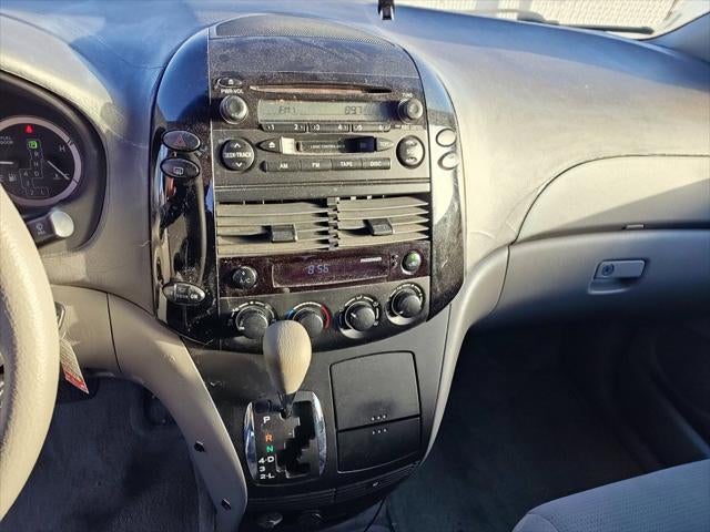 2005 Toyota Sienna LE 7 Passenger
