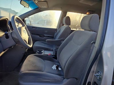 2005 Toyota Sienna LE 7 Passenger