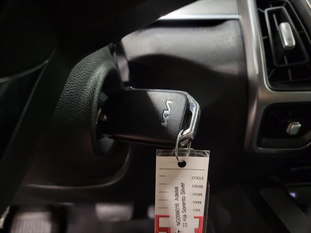 2022 Kia Sorento LX