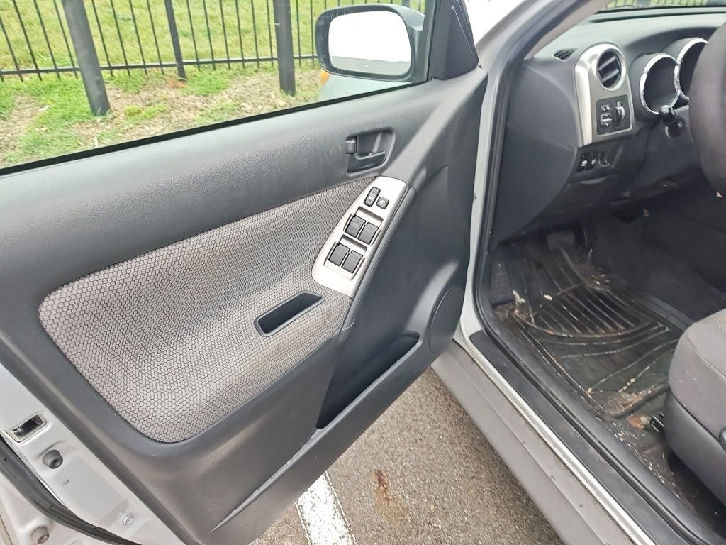 2008 Pontiac Vibe Base
