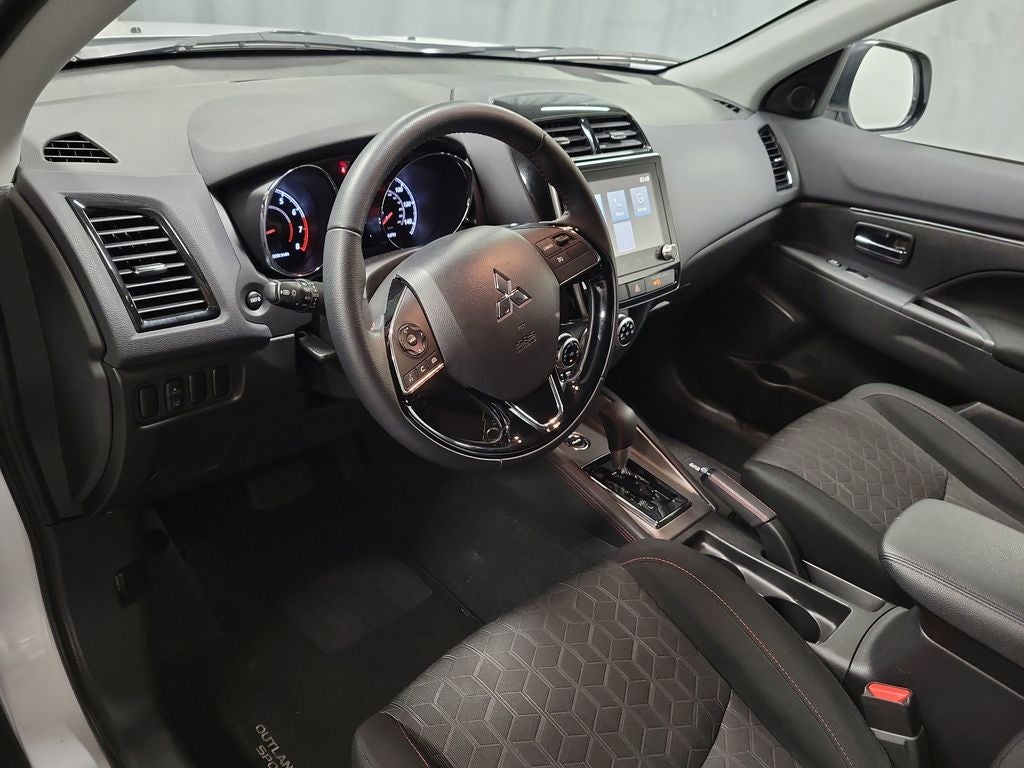 2025 Mitsubishi Outlander Sport 2.0 LE