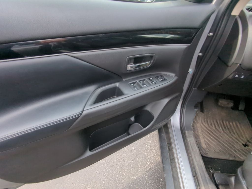 2020 Mitsubishi Outlander ES