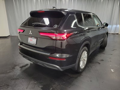 2022 Mitsubishi Outlander ES