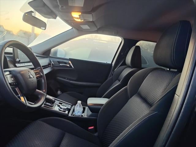 2022 Mitsubishi Outlander ES