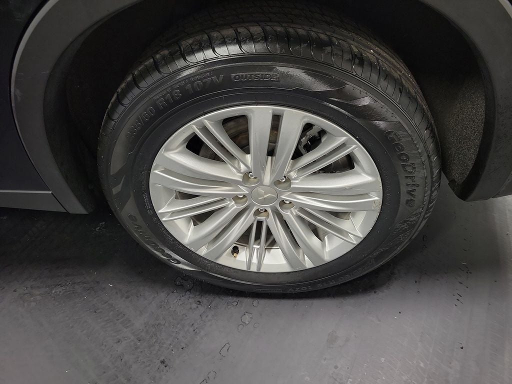 2024 Mitsubishi Outlander ES