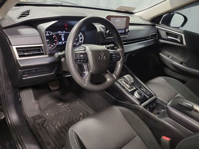 2024 Mitsubishi Outlander ES