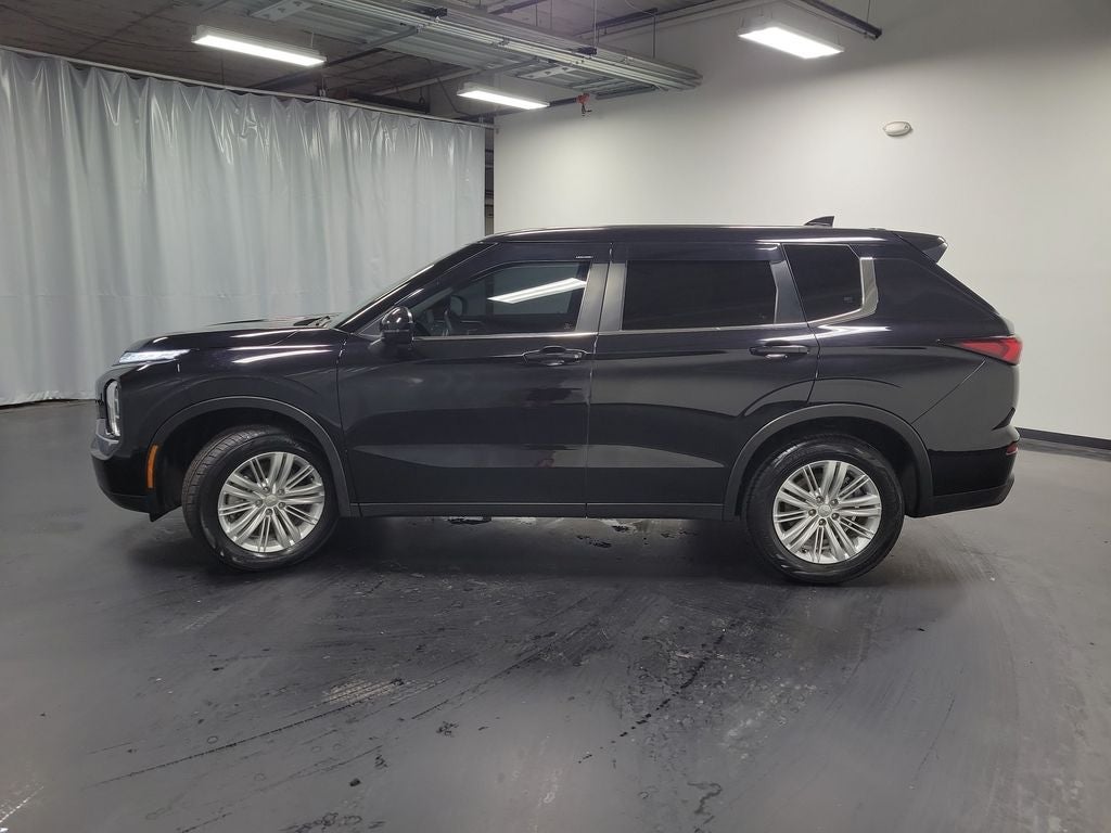 2024 Mitsubishi Outlander ES