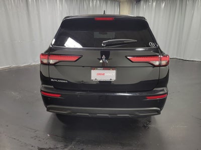 2024 Mitsubishi Outlander ES