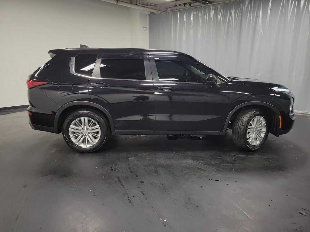 2024 Mitsubishi Outlander ES