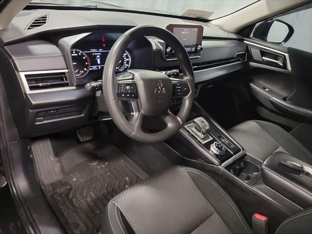 2024 Mitsubishi Outlander ES