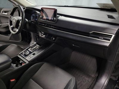 2024 Mitsubishi Outlander ES