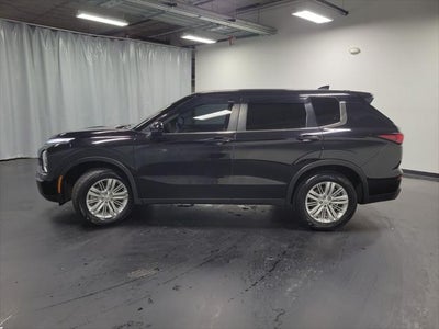2024 Mitsubishi Outlander ES
