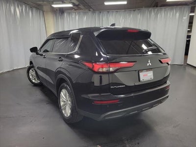 2024 Mitsubishi Outlander ES