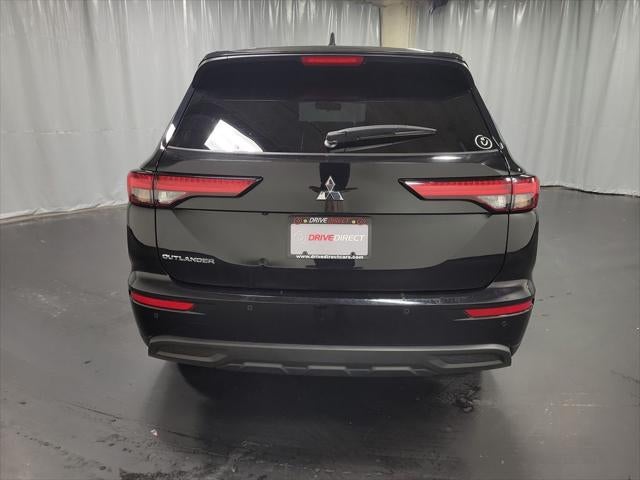 2024 Mitsubishi Outlander ES
