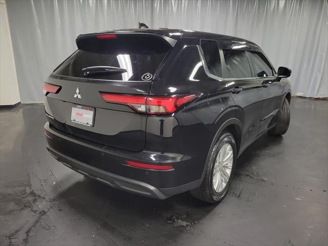 2024 Mitsubishi Outlander ES