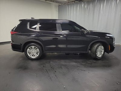 2024 Mitsubishi Outlander ES