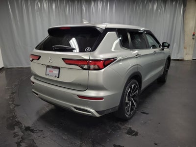 2022 Mitsubishi Outlander SE