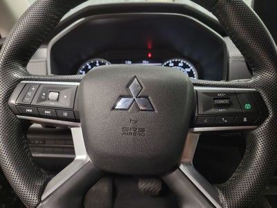 2023 Mitsubishi Outlander SE