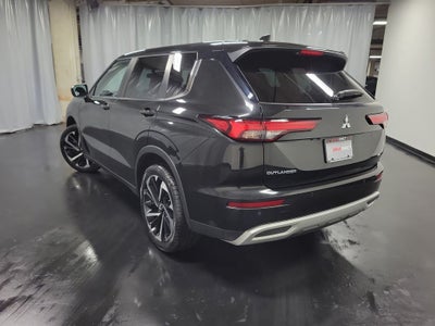 2023 Mitsubishi Outlander SE