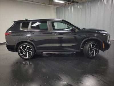 2023 Mitsubishi Outlander SE