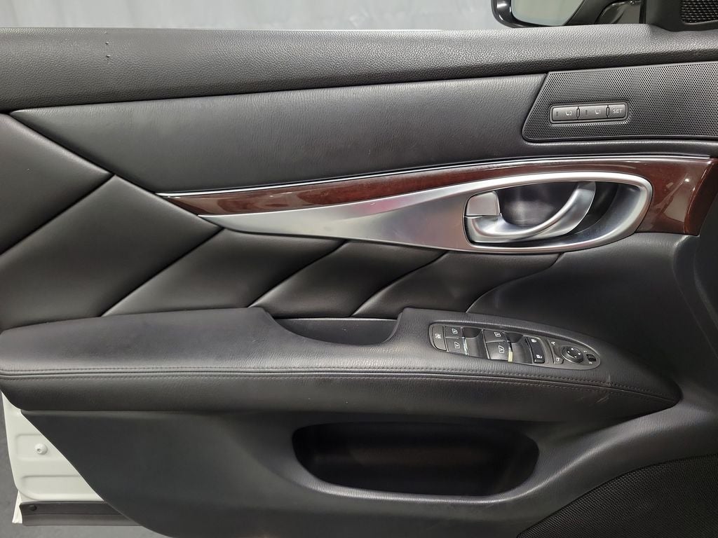 2016 INFINITI Q70 3.7 - Photo 25