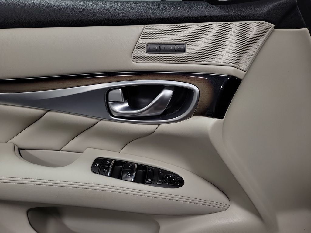 2017 INFINITI Q70L 3.7X