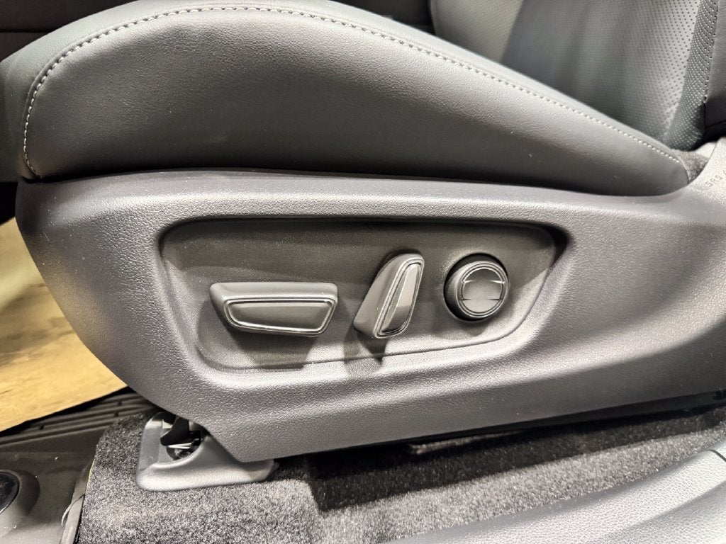 2027 Toyota Crown Platinum