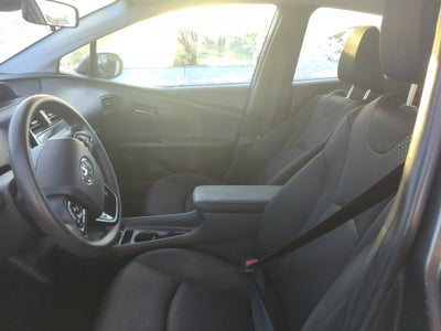 2022 Toyota Prius LE