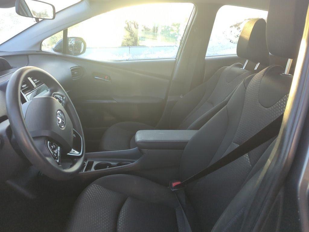 2022 Toyota Prius LE