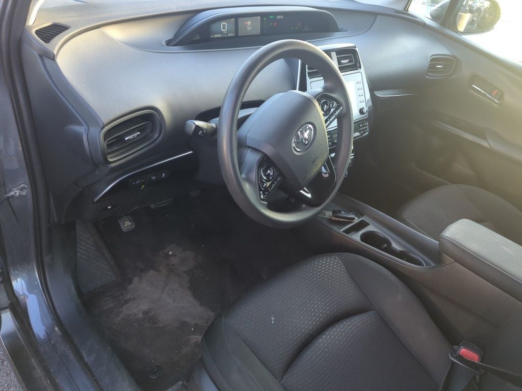 2022 Toyota Prius LE