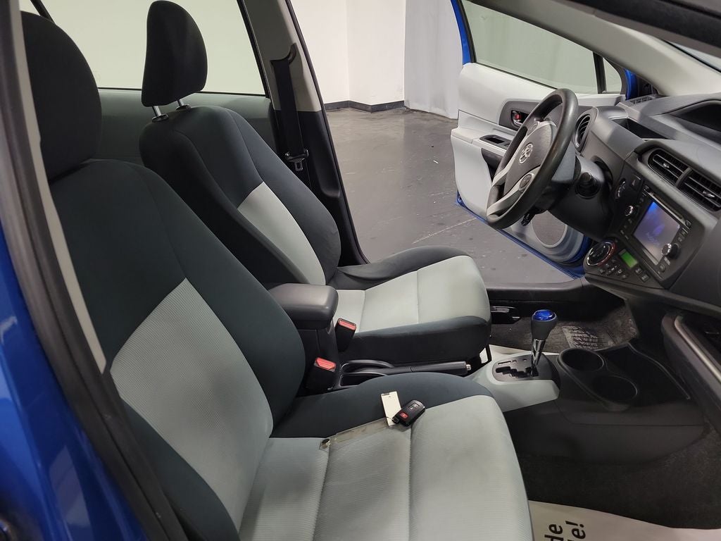 2014 Toyota Prius c Three